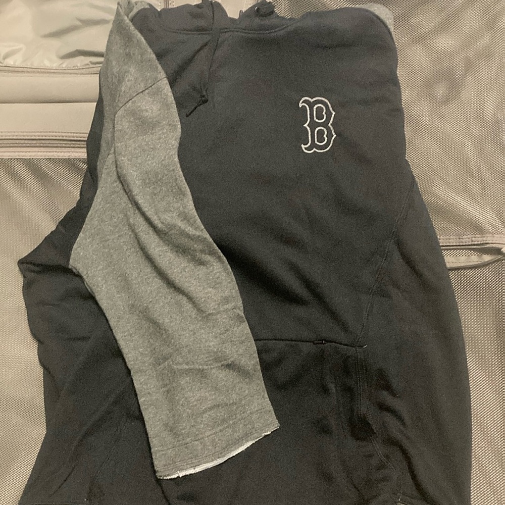 Black/Gray Nike MLB Collection 3/4 Sleeve Hoodie
New With Tags